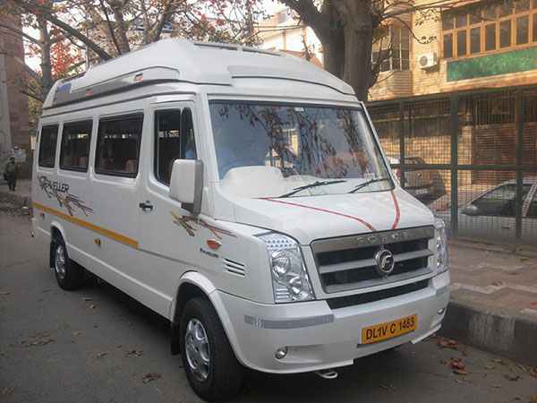 tempo traveller for delhi sightseeing