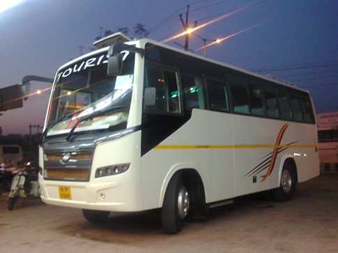 Luxurious 27 Seater Coach Rental