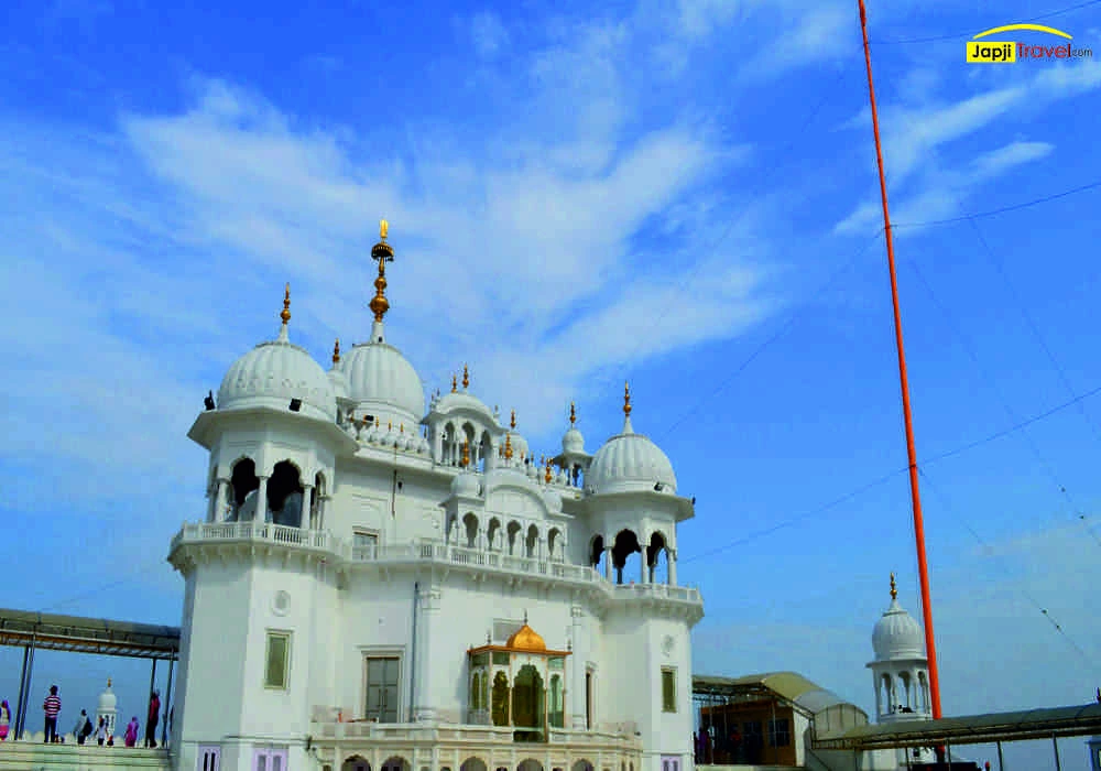 Explore the religious moment in Delhi Chandigarh and Anandpur Sahib Tour