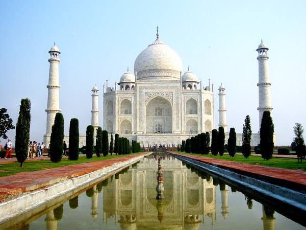 ADMIRE THE BEAUTY OF TAJ MAHAL