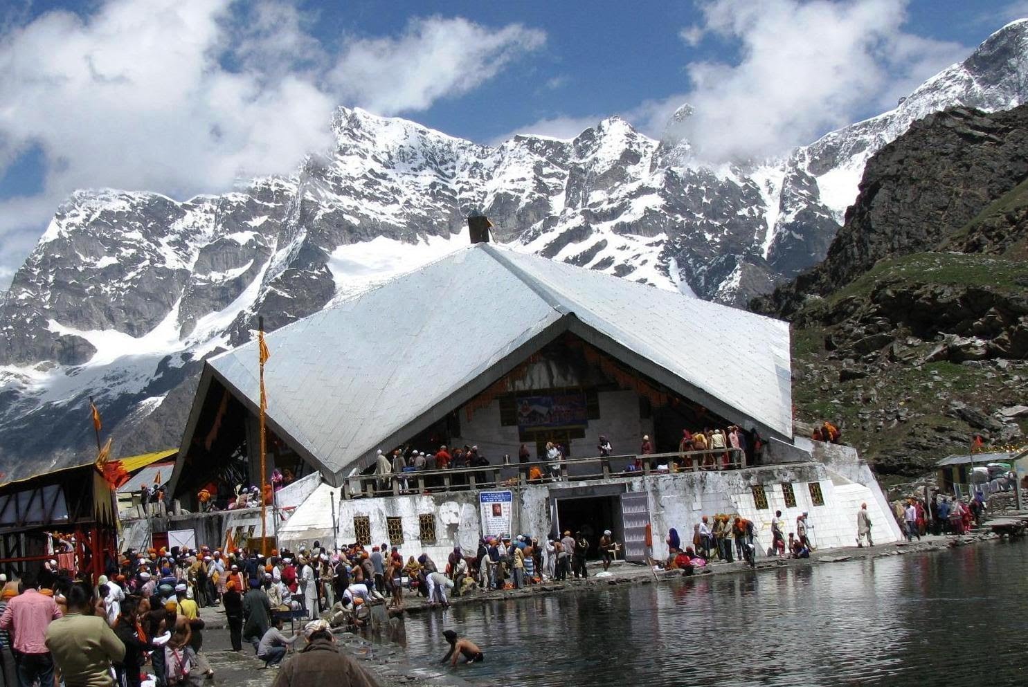 Book a tour package for Hemkund sahib pilgrim for an amazing experience
