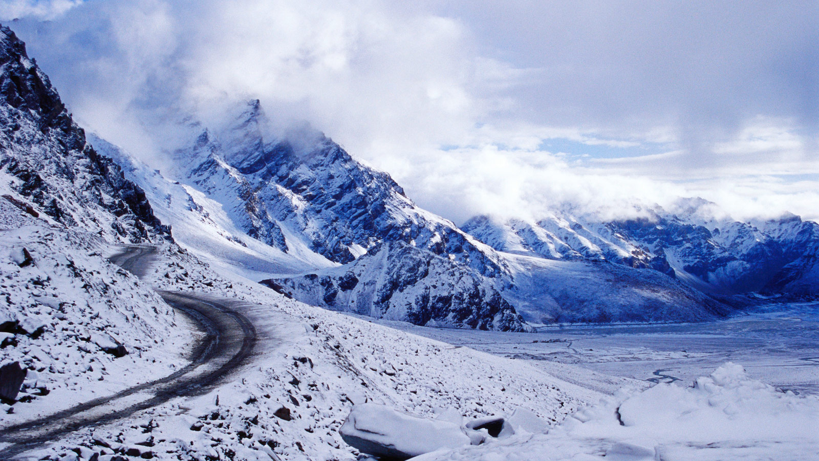 shimla manali travel time