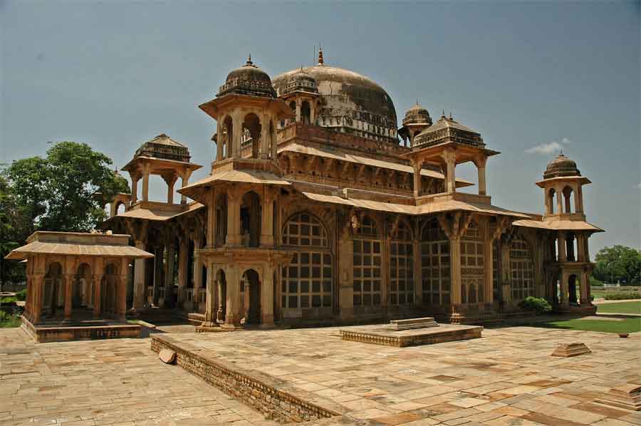 Choose Tempo Travelling To Gwalior For A Unique Holiday Experience Choose Tempo Travelling To Gwalior For A Unique Holiday Experience