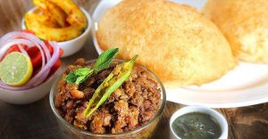 7 Best places to eat Chola Batura in Delhi