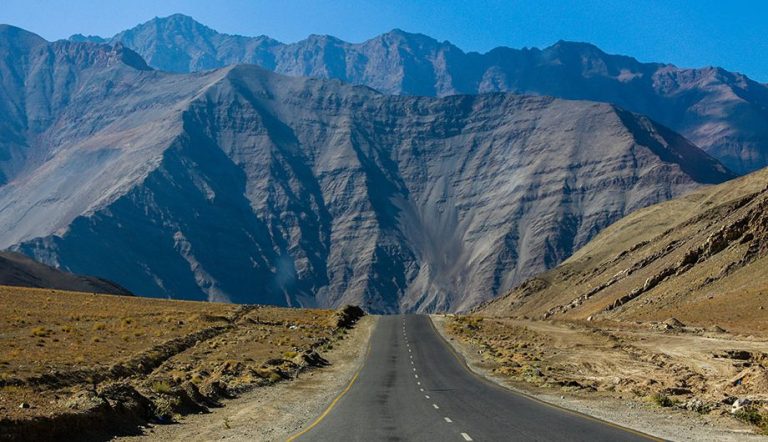 magnetic hill leh ladakh