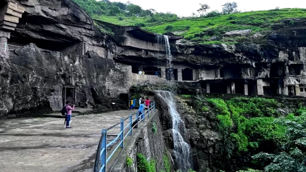 Ajanta and Ellora Caves best visiting place