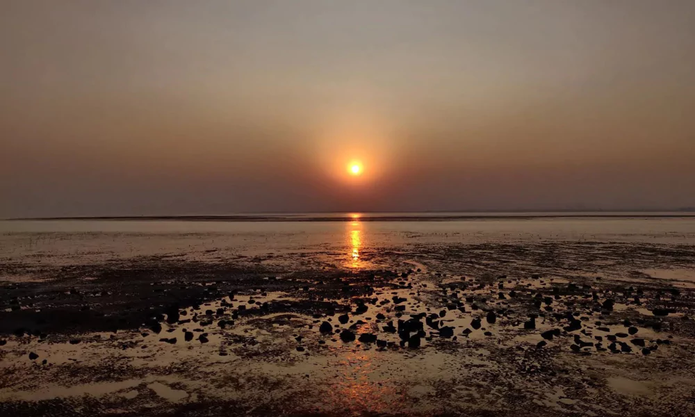 Dumas Beach