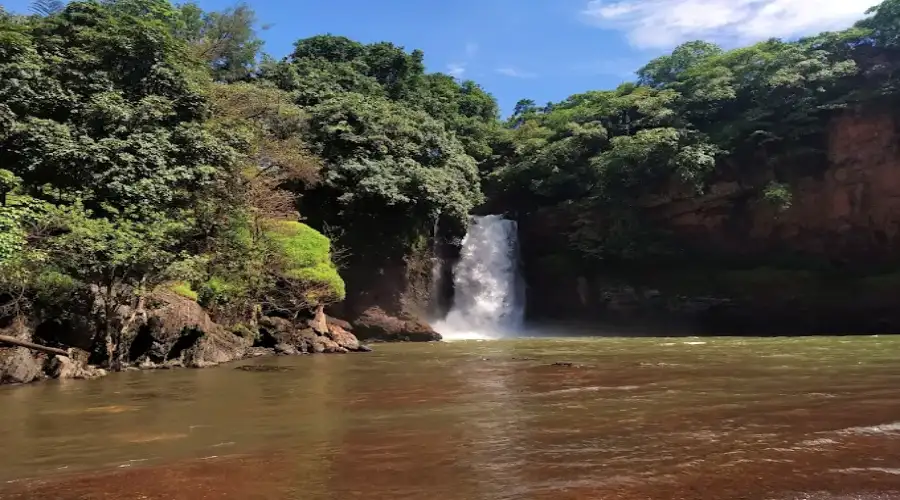 Arvalem waterfall