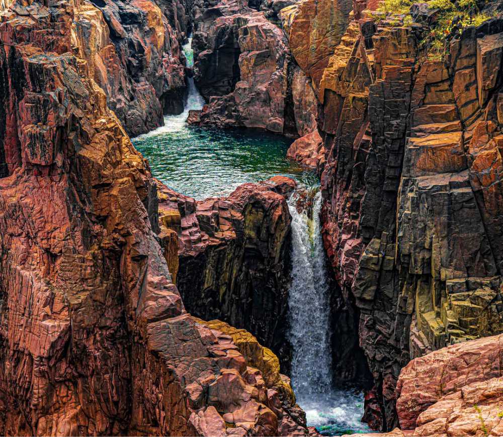 Raneh Falls to the breathtaking Khajuraho Raneh Falls to the breathtaking Khajuraho