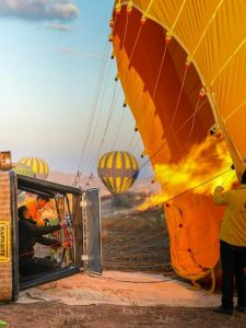 6 Best Places to Enjoy Hot Air Balloon Ride in India