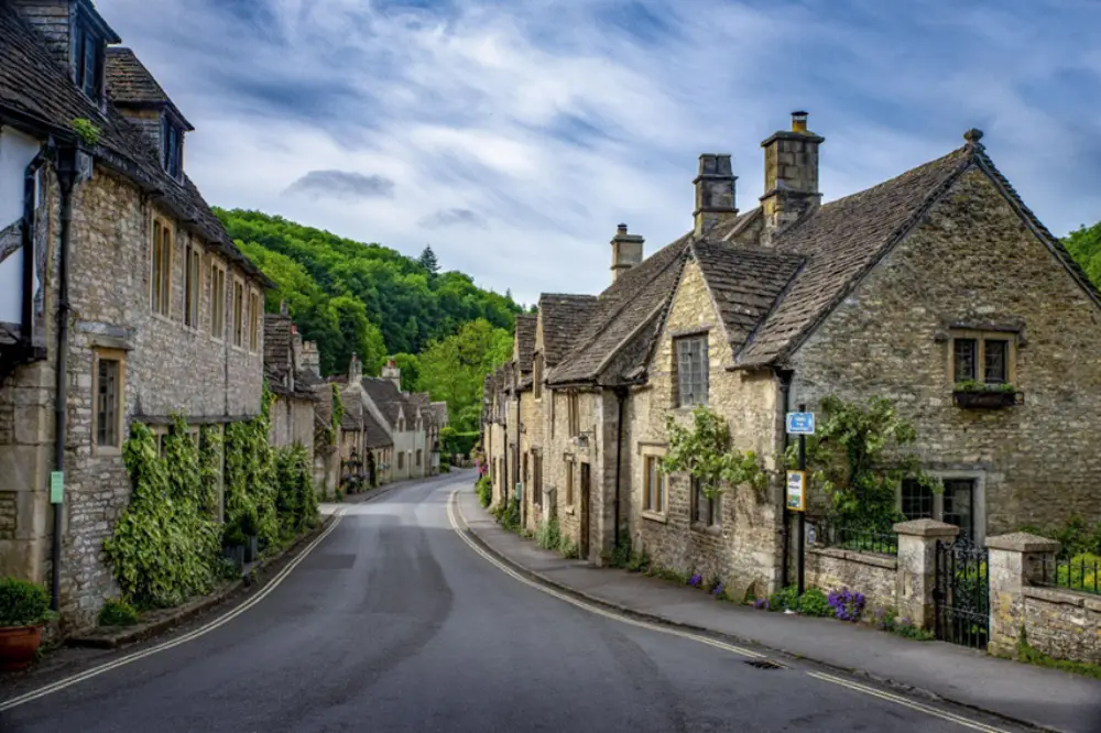 Exploring the English Countryside: Top Small Towns and Villages 