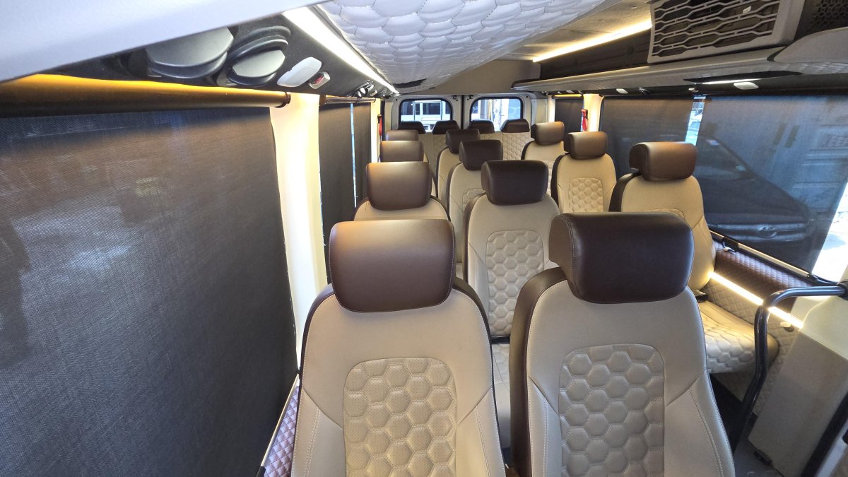12 / 16 Seater Deluxe 2x1 Force Urbania Pictures