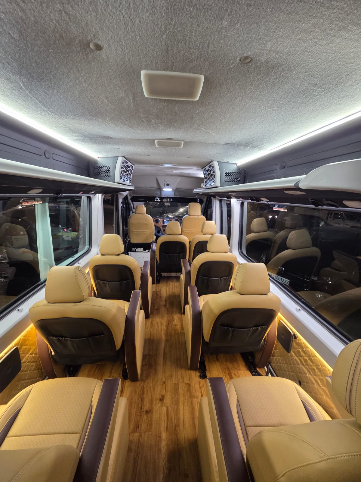 9 / 12 Seater Premium 1x1 Maharaja Urbania With Ventilated Seats