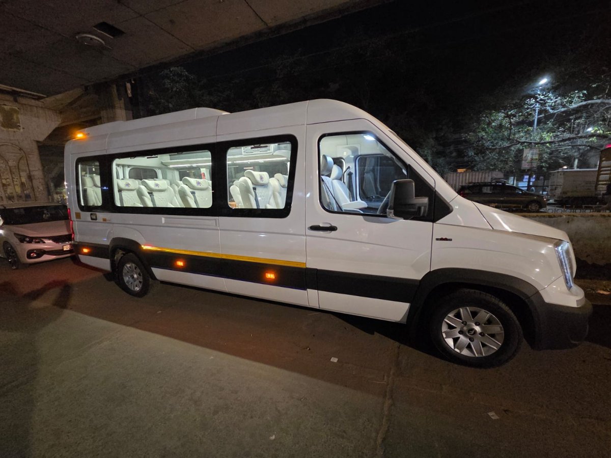 9 / 12 Seater 1x1 Maharaja Urbania