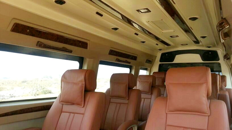 9 seater maharaja tempo traveller in delhi