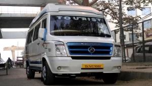 8+1 Seater Luxury Tempo Traveller