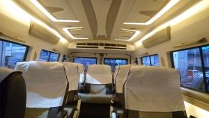 8+1 Seater Luxury Tempo Traveller