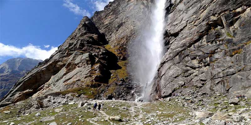 badrinath to vasudhara falls trek