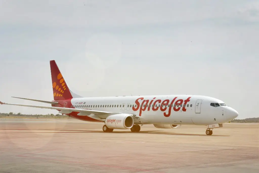 SpiceJet Airlines How To Book, Customer Care Number, Popular Routes