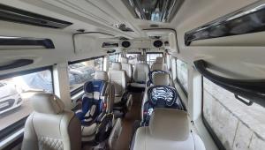 9 Seater Semi Sleeper Maharaja Tempo Traveller
