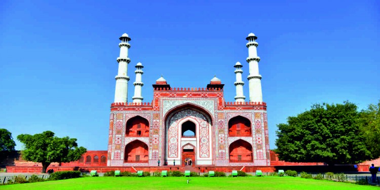 Akbars Mausoleum in Sikandra