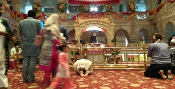 Gurdwara Sis Ganj Sahib in Old Delhi