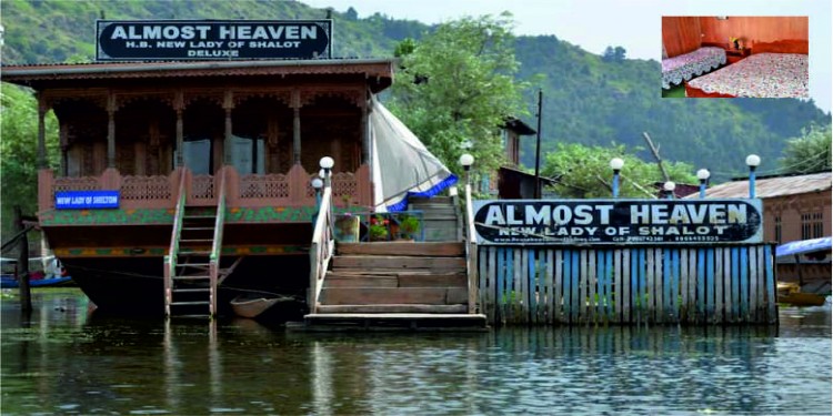 Houseboat Almost Heaven 