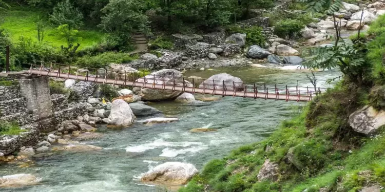 The Charming Tirthan River: Timings, Best Things To Do & Travel Tips 