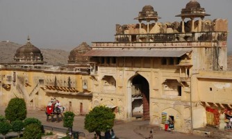 Agra Jaipur Taxi Fare For 2 Person