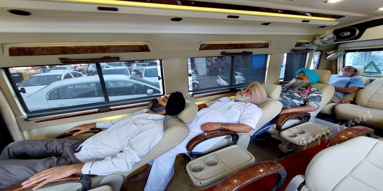 Semi Sleeper Maharaja Tempo Traveller