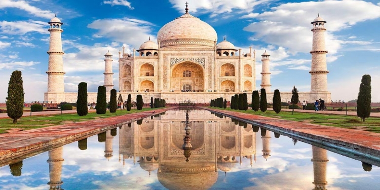 Agra Tourism: Tour Guide, Popular Attractions, Activities, Best Time